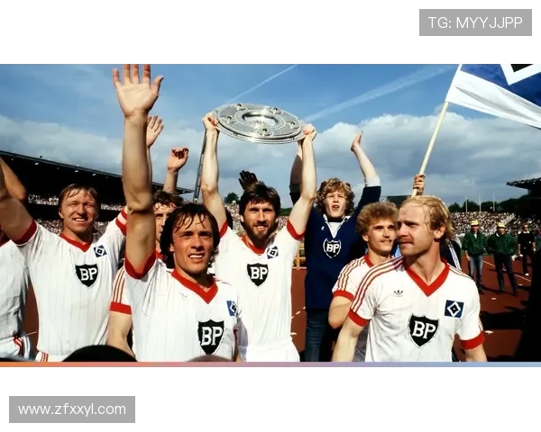 黄黑风暴对阵红色王朝 德甲世纪对决揭开巅峰较量新篇章 黄黑风暴对阵红色王朝 德甲世纪对决揭开巅峰较量新篇章